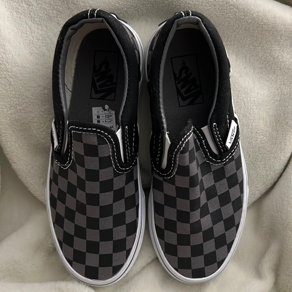 COPY - VANS- KIDS BLACK & GRAY CHECKERBOARD SLIP-ON SHOE. Size13